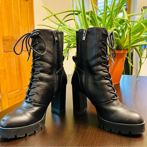 Vivorosa Imogen Lug Sole Platform Lace Up Boot | Size 6 - Picture 8 of 13